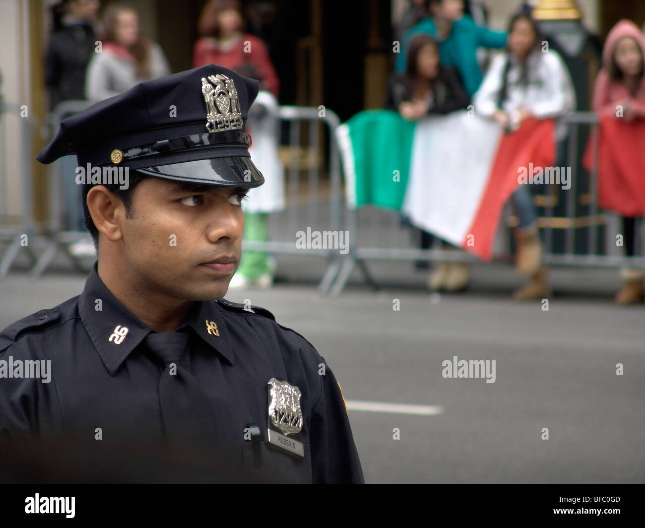 New York Police Officer Stock Photo Alamy
