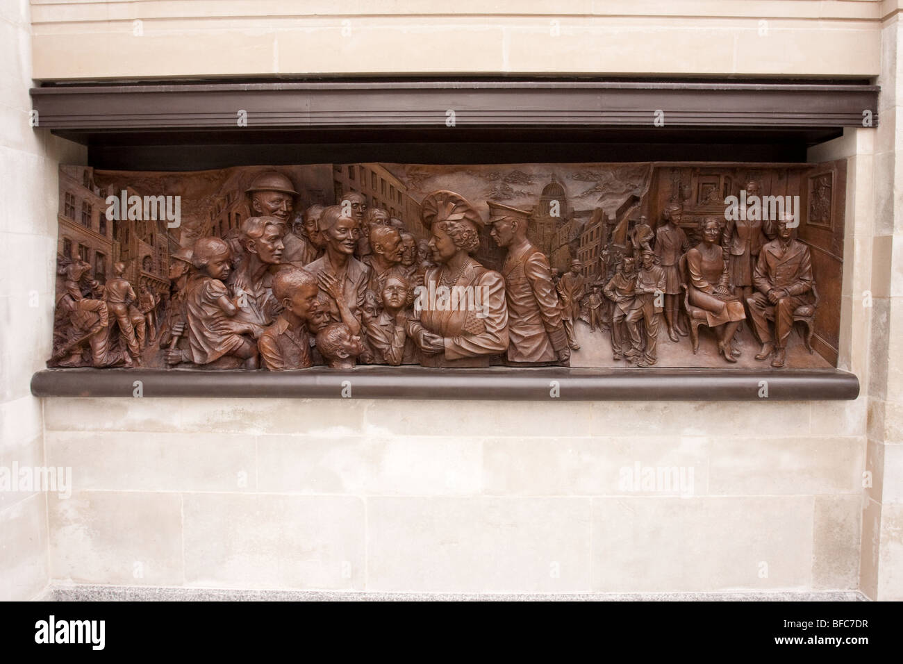 Sculpture by Paul Day depicting scenes from the second World War involving the Royal Family and people during the Blitz. Stock Photo