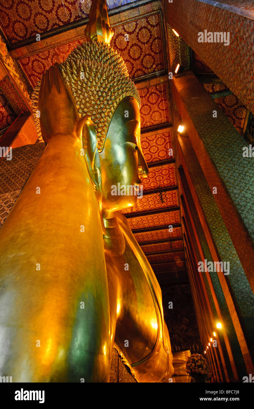 Reclining Buddha, Wat Pho, Bangkok, Thailand Stock Photo