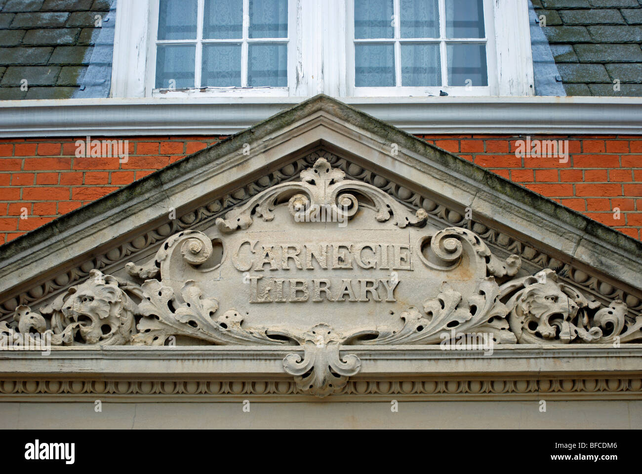 architectural detail above entrance to teddington library, teddington ...