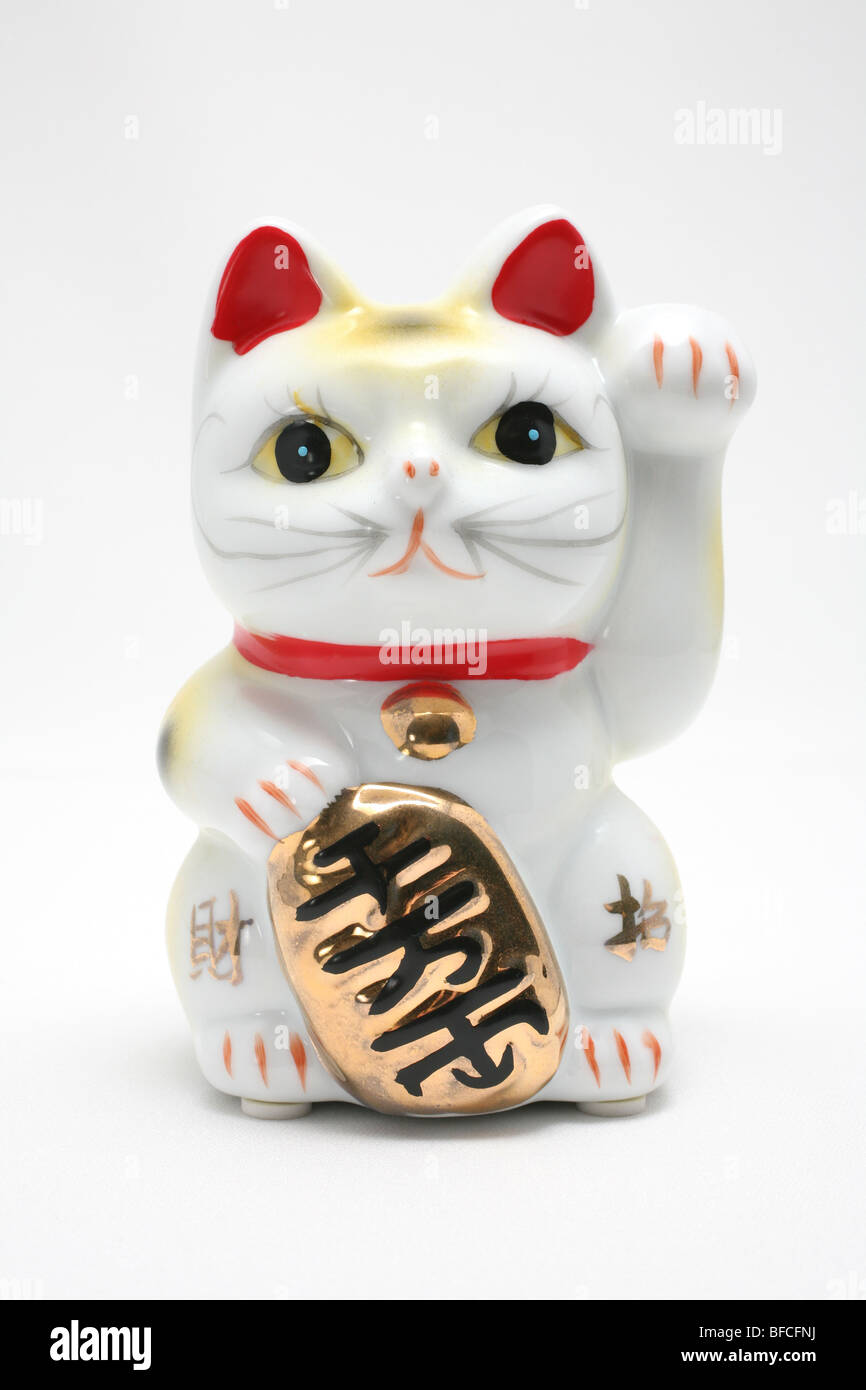A Chinese lucky cat Stock Photo Alamy