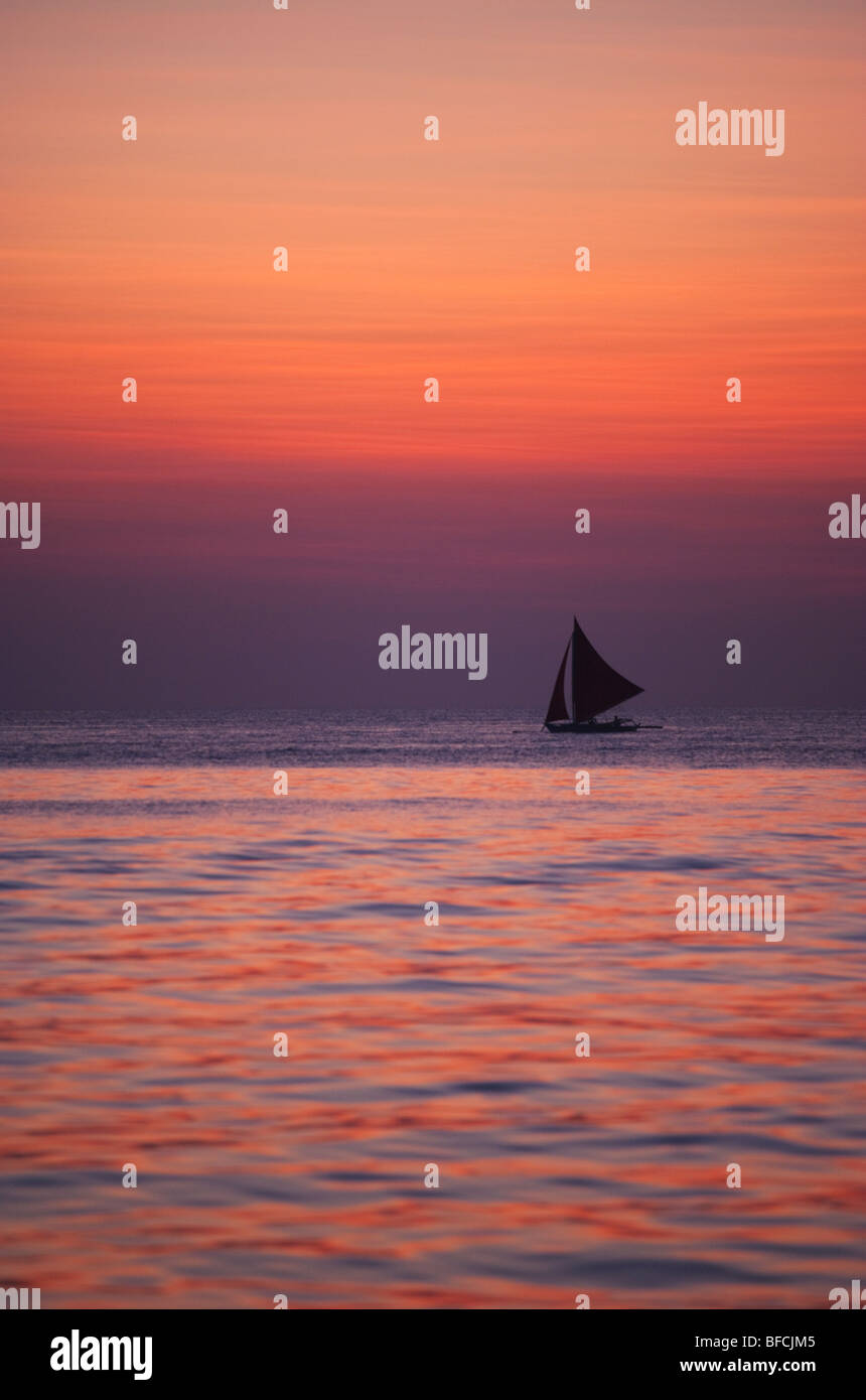 Sail boat sunset hi-res stock photography and images - Alamy