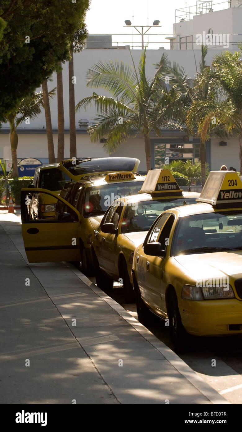 Taxis line up at the airport (Long Beach, CA Stock Photo Alamy