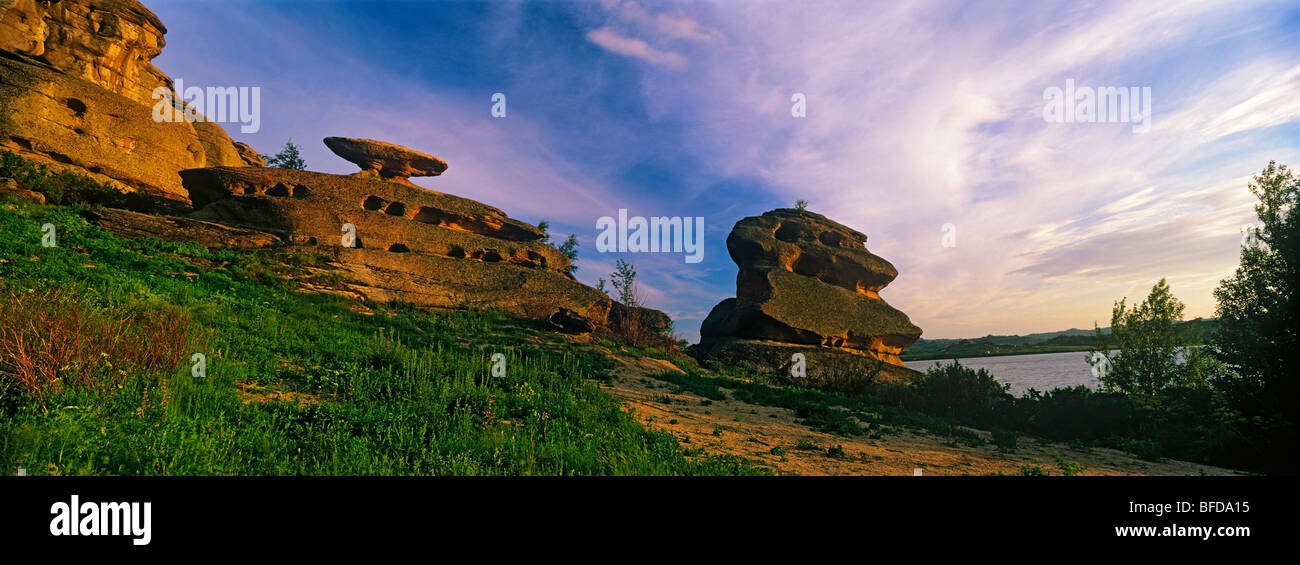 Cliffs on the bank of Lake Kolyvan at sunset. The Altai Mountains, Siberia, Russia Stock Photo