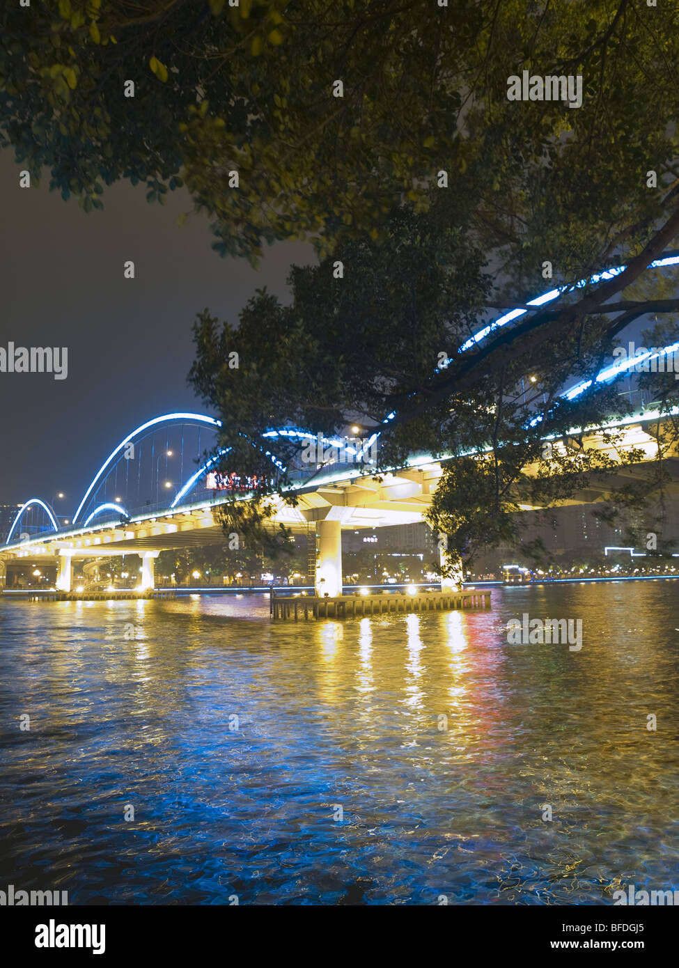 Bridge across Pearl river in Guangzhou, Guangdong, China. Stock Photo