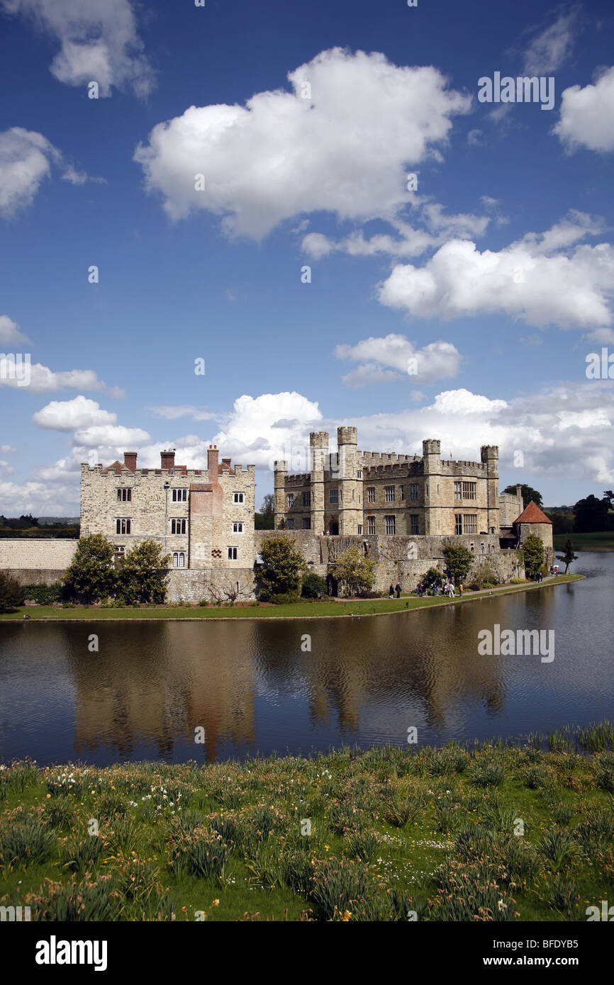 Leeds Castle and moat, Kent, England Stock Photo