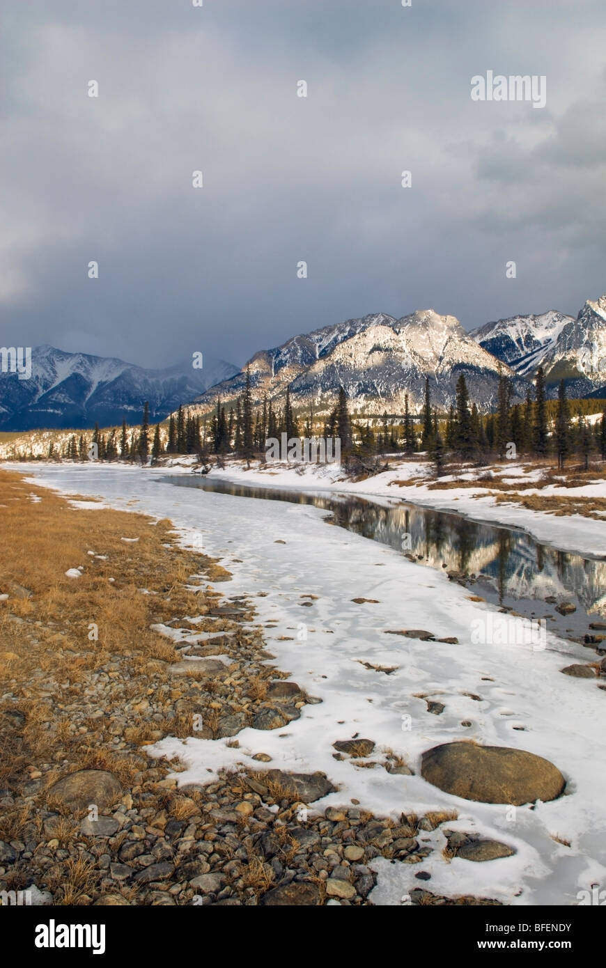 North Saskatchewan reflecting pools, Mount William Booth and Mount Ex Coelis, Bighorn Wildland, Alberta, Canada Stock Photo