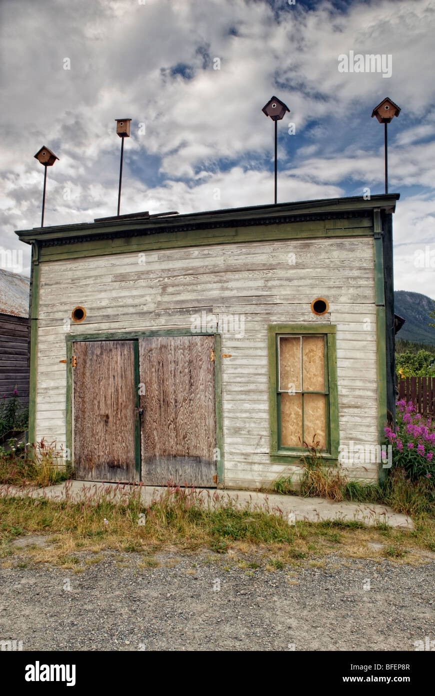 Old abandoned house, Carcross, Yukon Territory, Canada Stock Photo