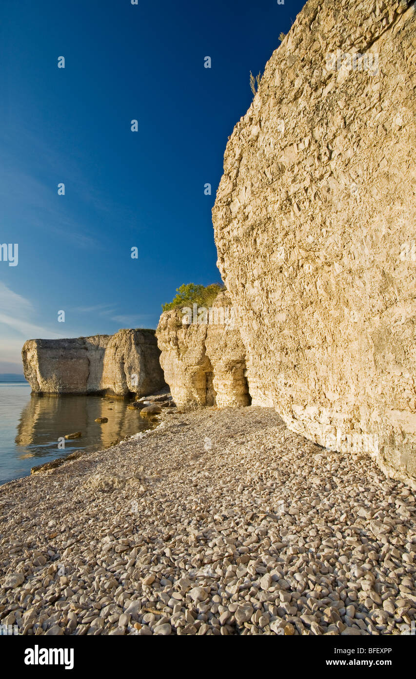 limestone cliffs, Steep Rock, along Lake Manitoba, Manitoba, Canada