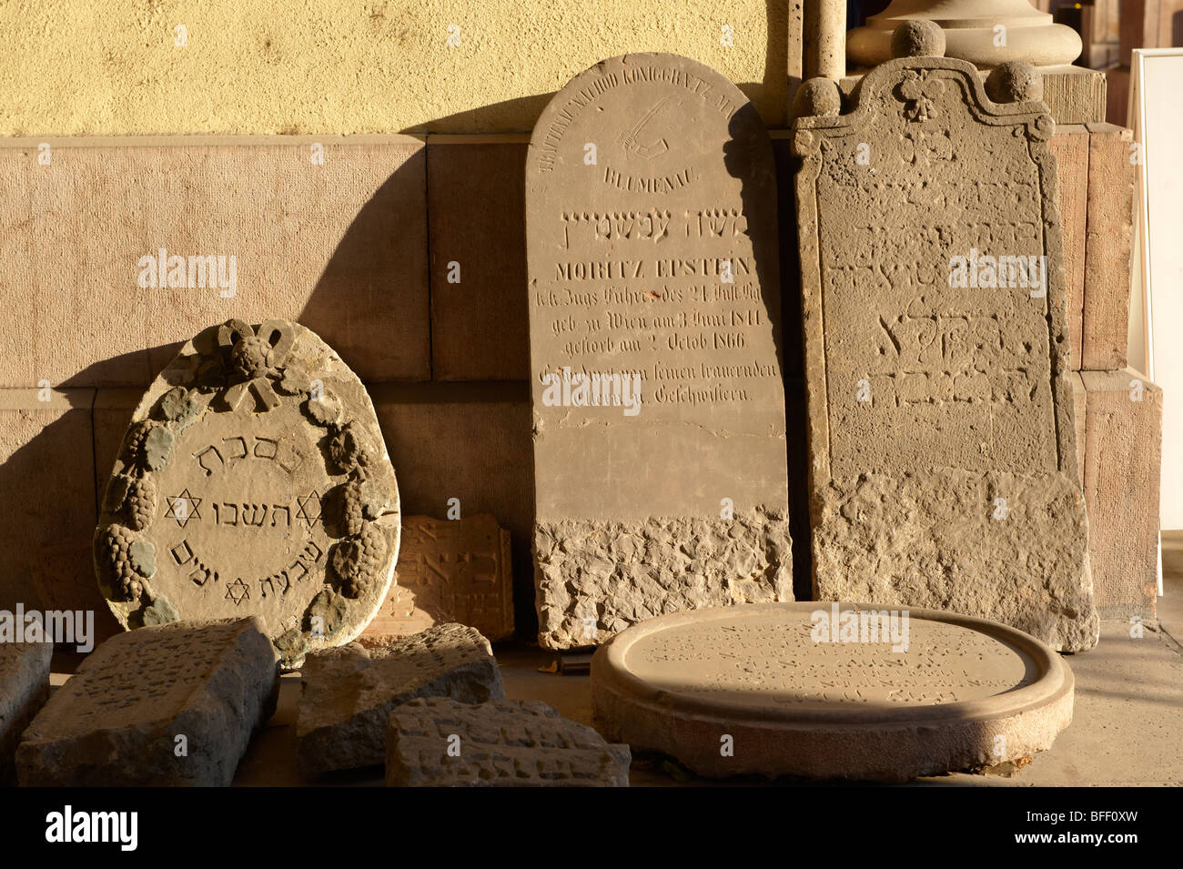 Jewish Gravestone Rocks Jewish grave hi-res stock photography and images - Alamy
