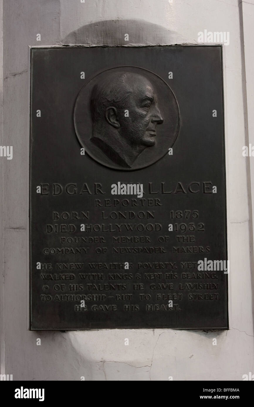 Tribute to the reporter,journalist and playwright Edgar Wallace, situated at Ludgate Circus, London EC4, England. Stock Photo