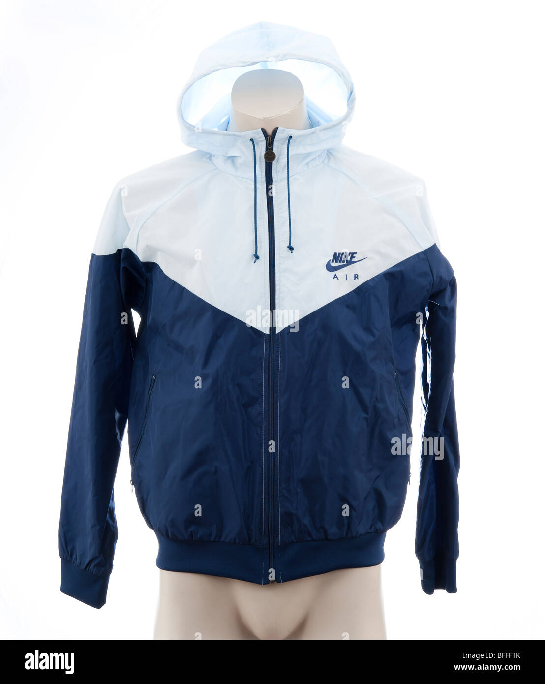 Nike windrunner mens jacket, cagoule, rain jacket anorak. A nylon full zip  sportswear jacket often worn by youths and scallies Stock Photo - Alamy
