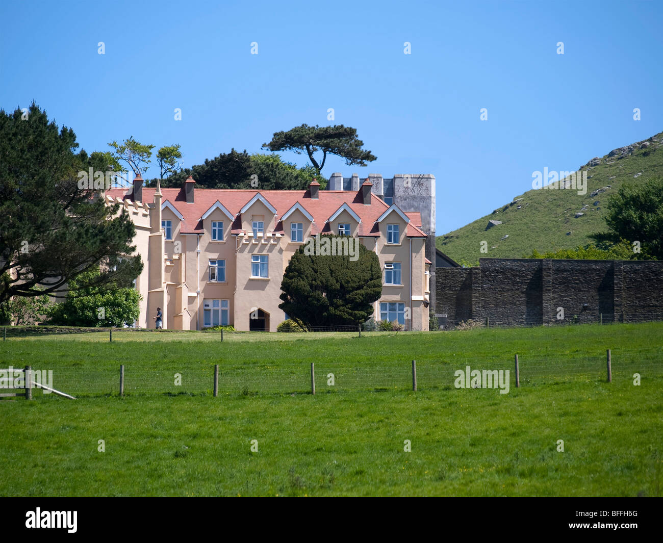 Gate Building Entrance Entrance Sunlight Sun Shadow Architecture Wealth Real Estate Stately Home Social History Traditional Cult Stock Photo