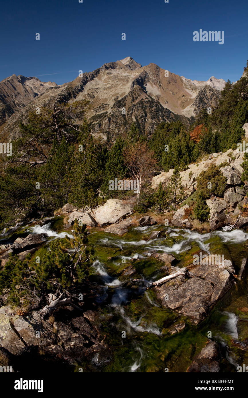 Besiberri lake, Besiberri valley, Valle de Aran, Lleida, Spain Stock