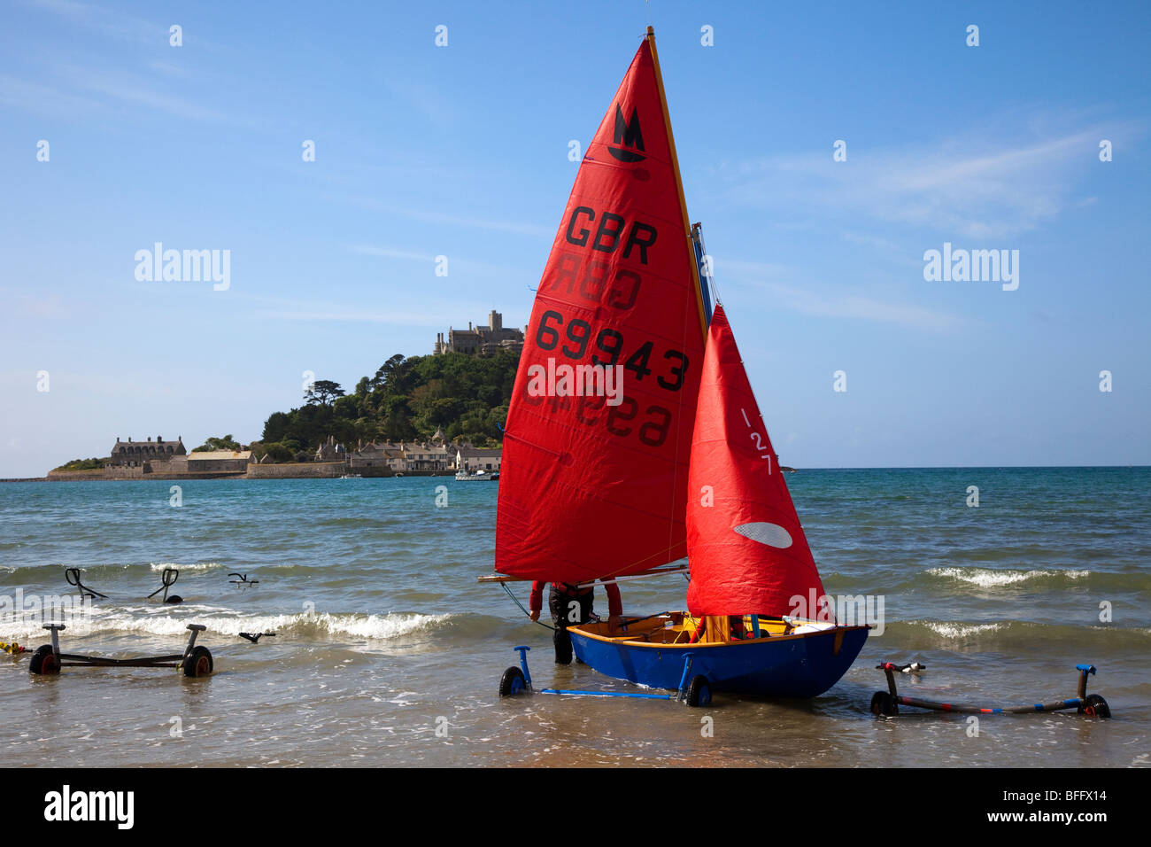 Dinghy boat sail trailers beach hires stock photography and images Alamy