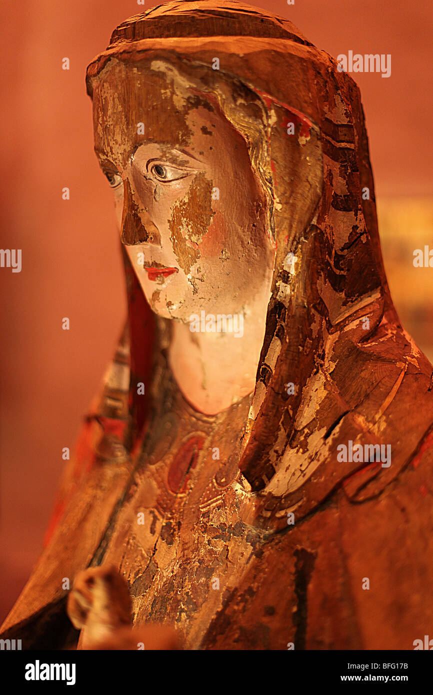 wooden statue of virgin Mary Stock Photo - Alamy