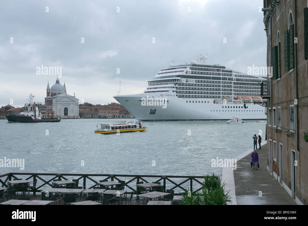 Venice cruise ship hi-res stock photography and images - Alamy