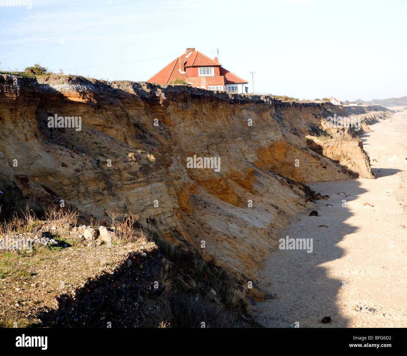 House at risk from coastal erosion hi-res stock photography and images ...