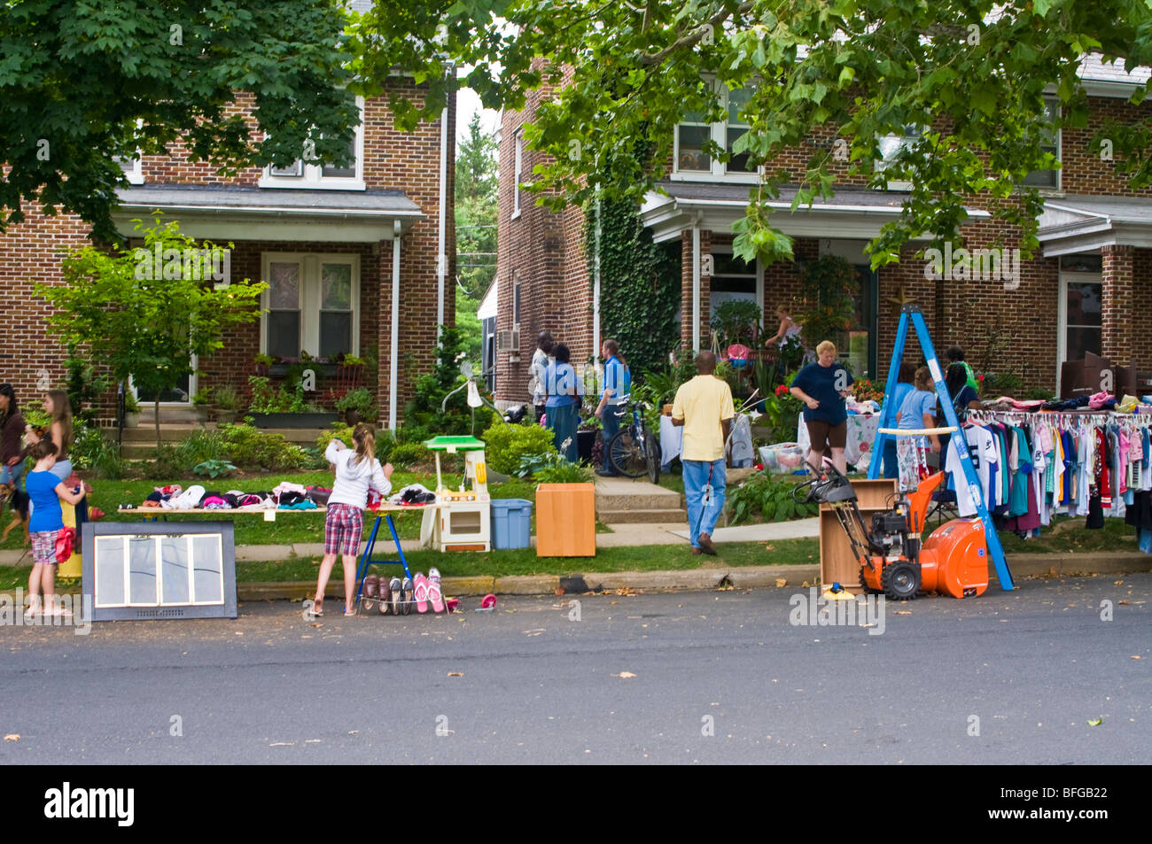 Suburban flea market hires stock photography and images Alamy