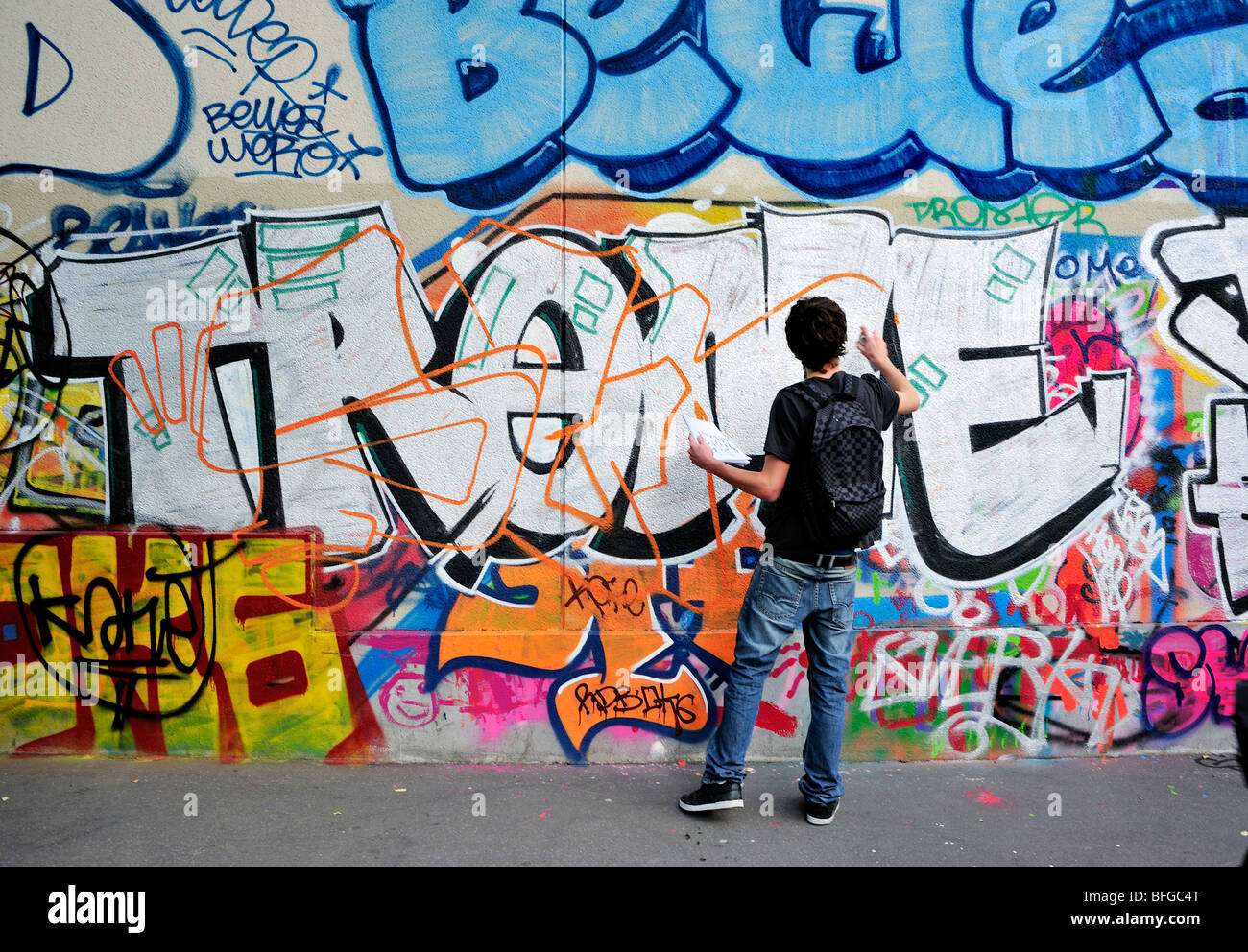 Wall Spray High Resolution Stock Photography And Images Alamy Wall Spray High Resolution Stock Photography And Images Alamy