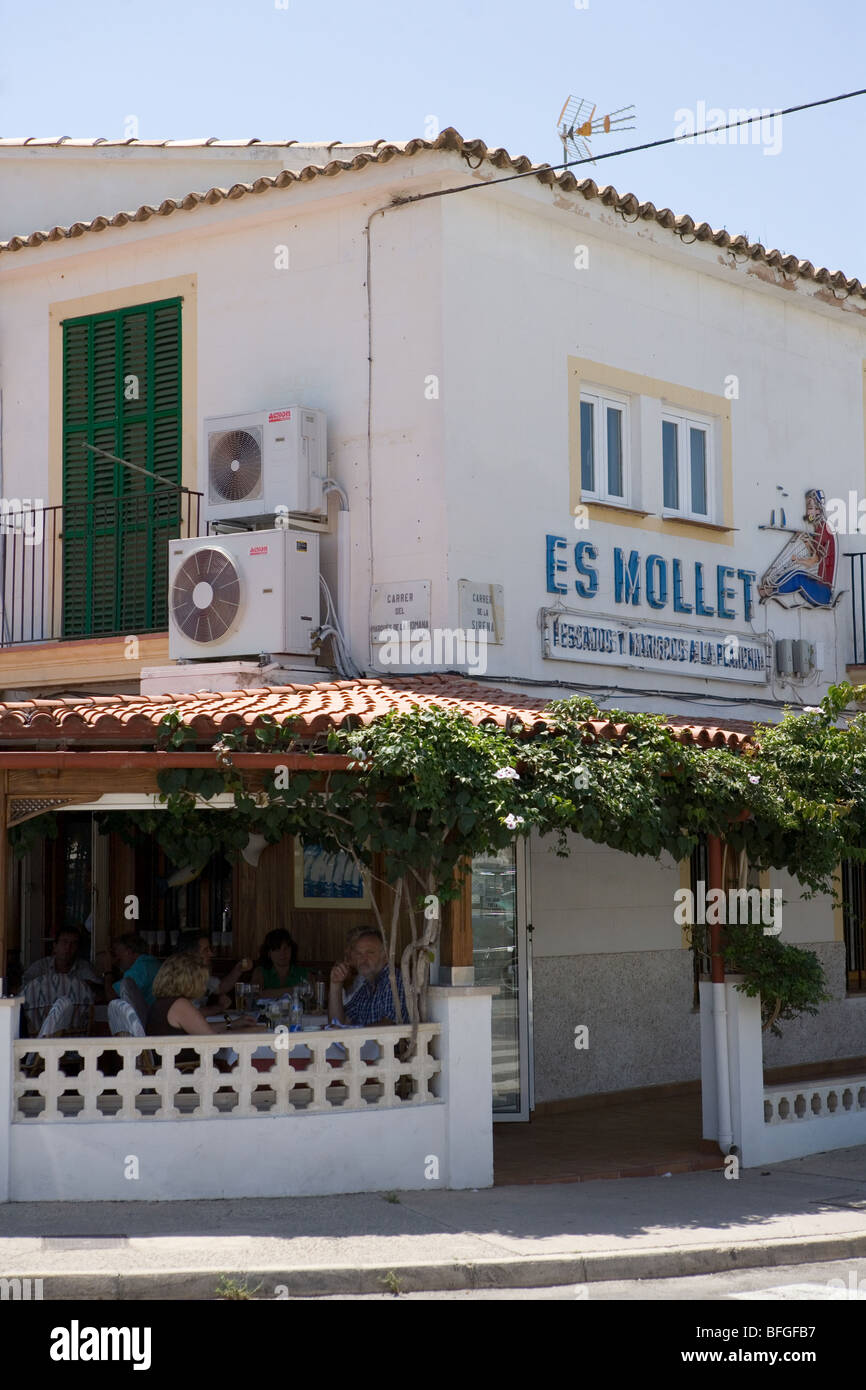 Es Mollet Restaurant in Portixol, Palma de Mallorca, Spain Stock Photo -  Alamy