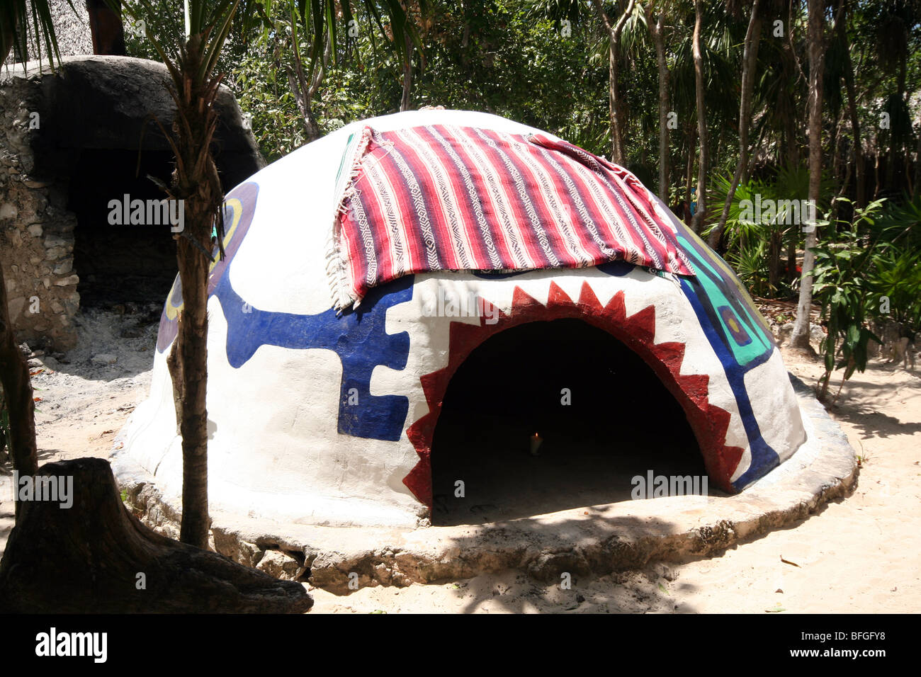 Sweat lodge hi-res stock photography and images - Alamy