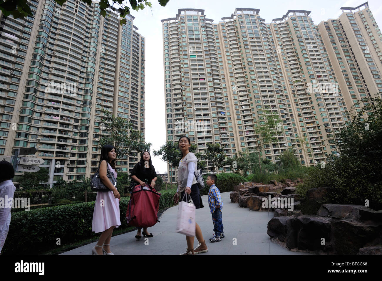 Shanghai china apartments hi-res stock photography and images - Alamy