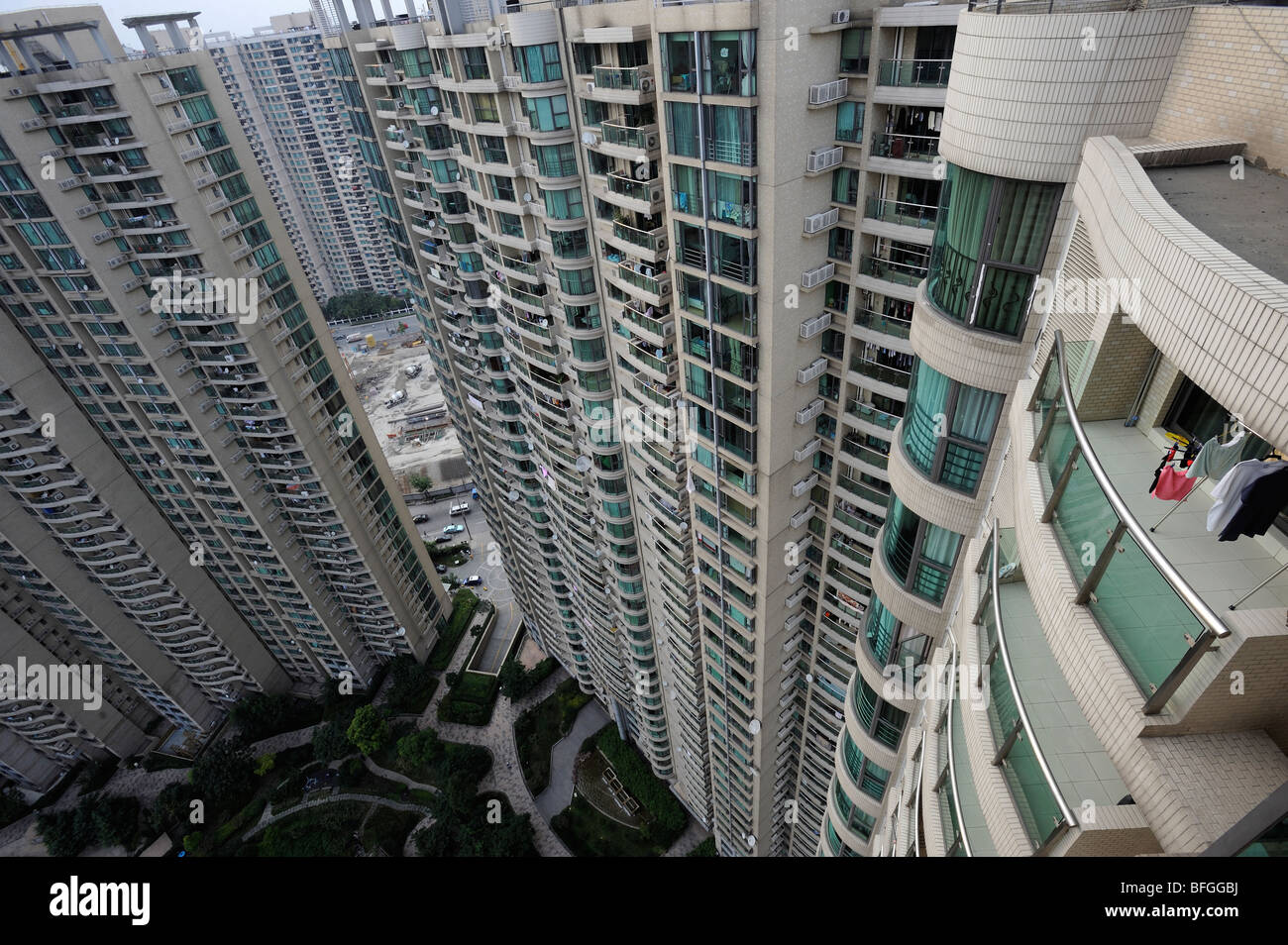 View of Shanghai china apartments hi-res stock photography and images - Alamy
