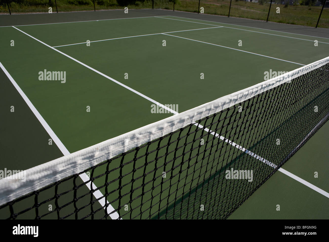 Empty tennis court hi-res stock photography and images - Alamy
