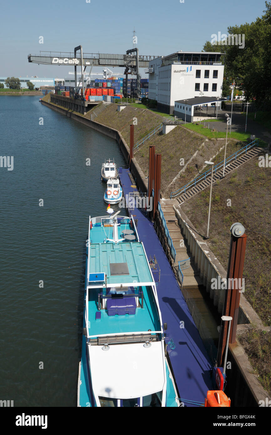 D-Duisburg, Rhine, Lower Rhine, Ruhr area, North Rhine-Westphalia, D-Duisburg-Ruhrort, harbour Duisburg, Ruhr port, Vincke Canal, container port, container terminal, boats, Route of Industrial Heritage Stock Photo