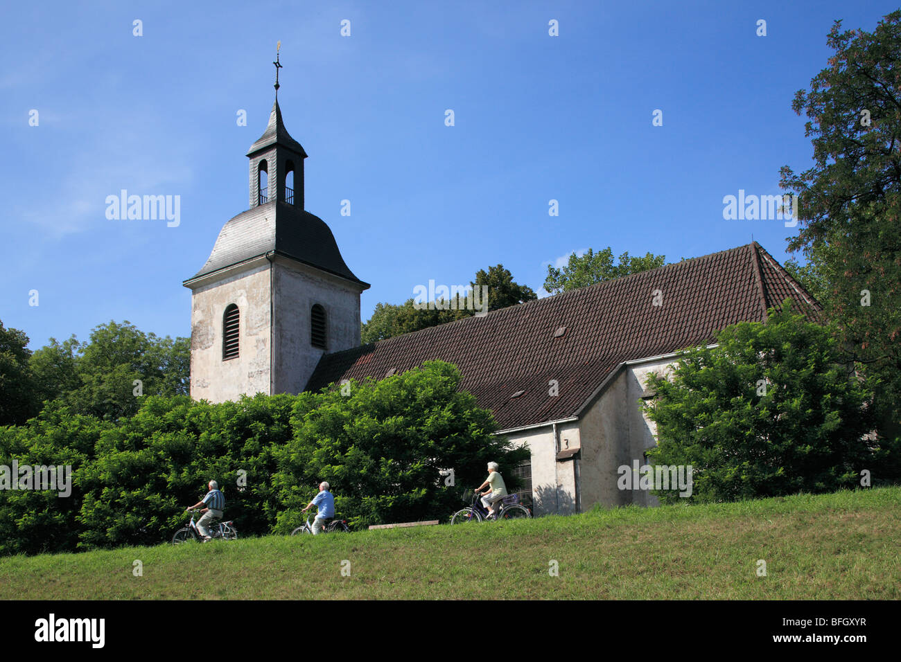 Route der Industriekultur, evangelische Kirche Friemersheim in Duisburg