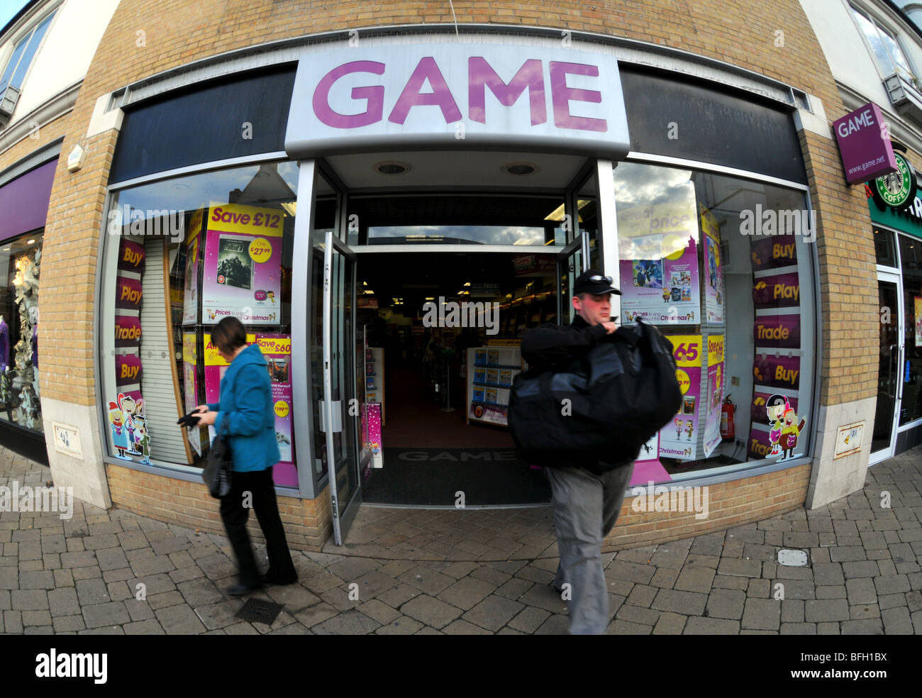 Game store front hi-res stock photography and images - Alamy