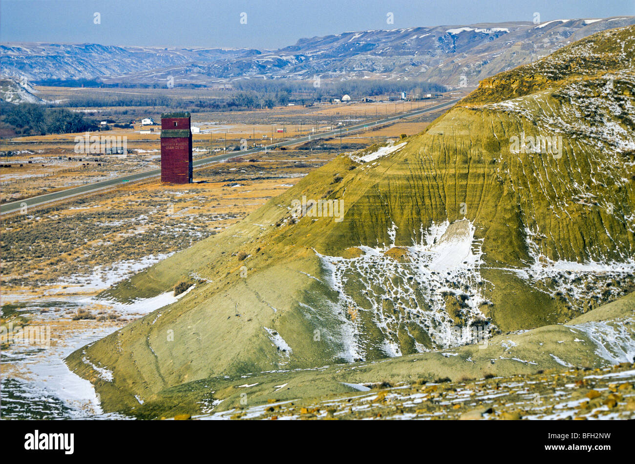 Grain elevator in ghost town. Dorothy, Alberta, Canada Stock Photo Alamy