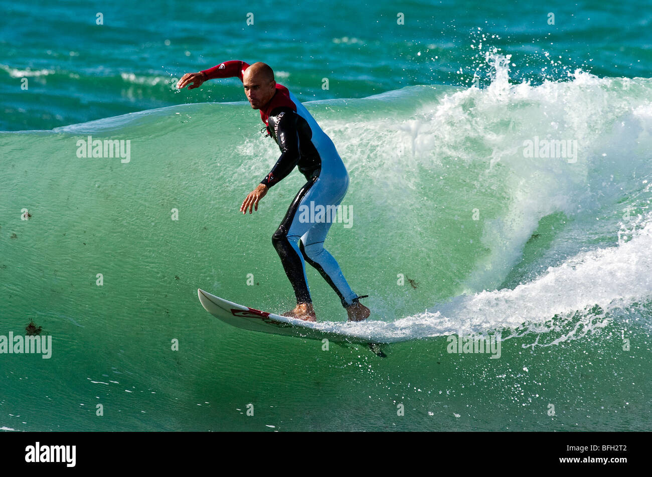 Pro surfer kelly slater surfing hi-res stock photography and images - Alamy