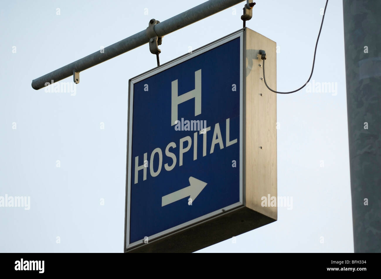 Driving hospital hi-res stock photography and images - Alamy