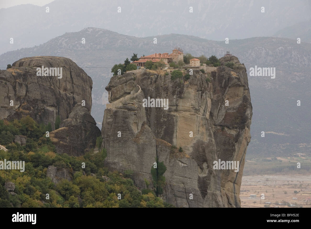 The cliff top Monasteries of the Meteora in Greece Stock Photo Alamy