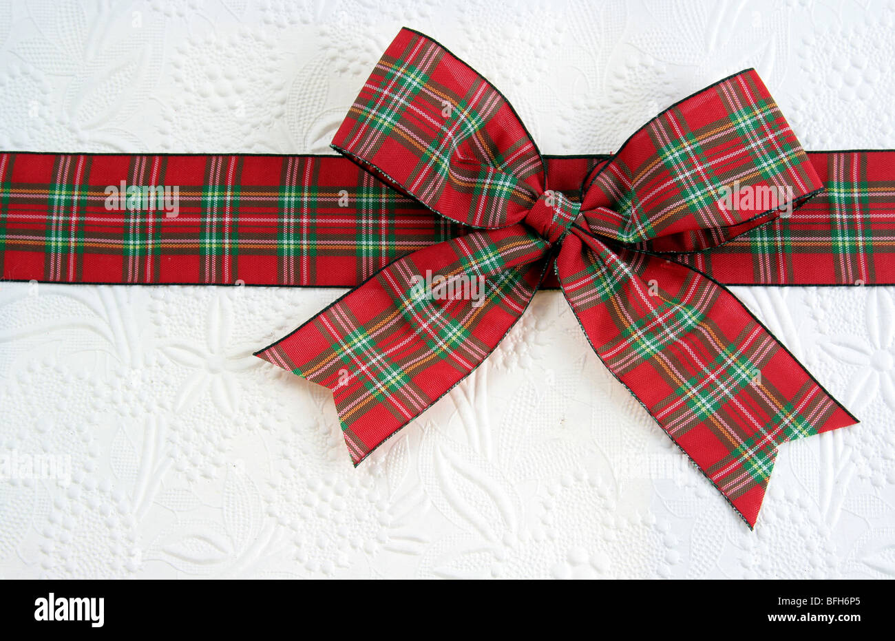 Plaid Christmas Bow Stock Photo - Alamy