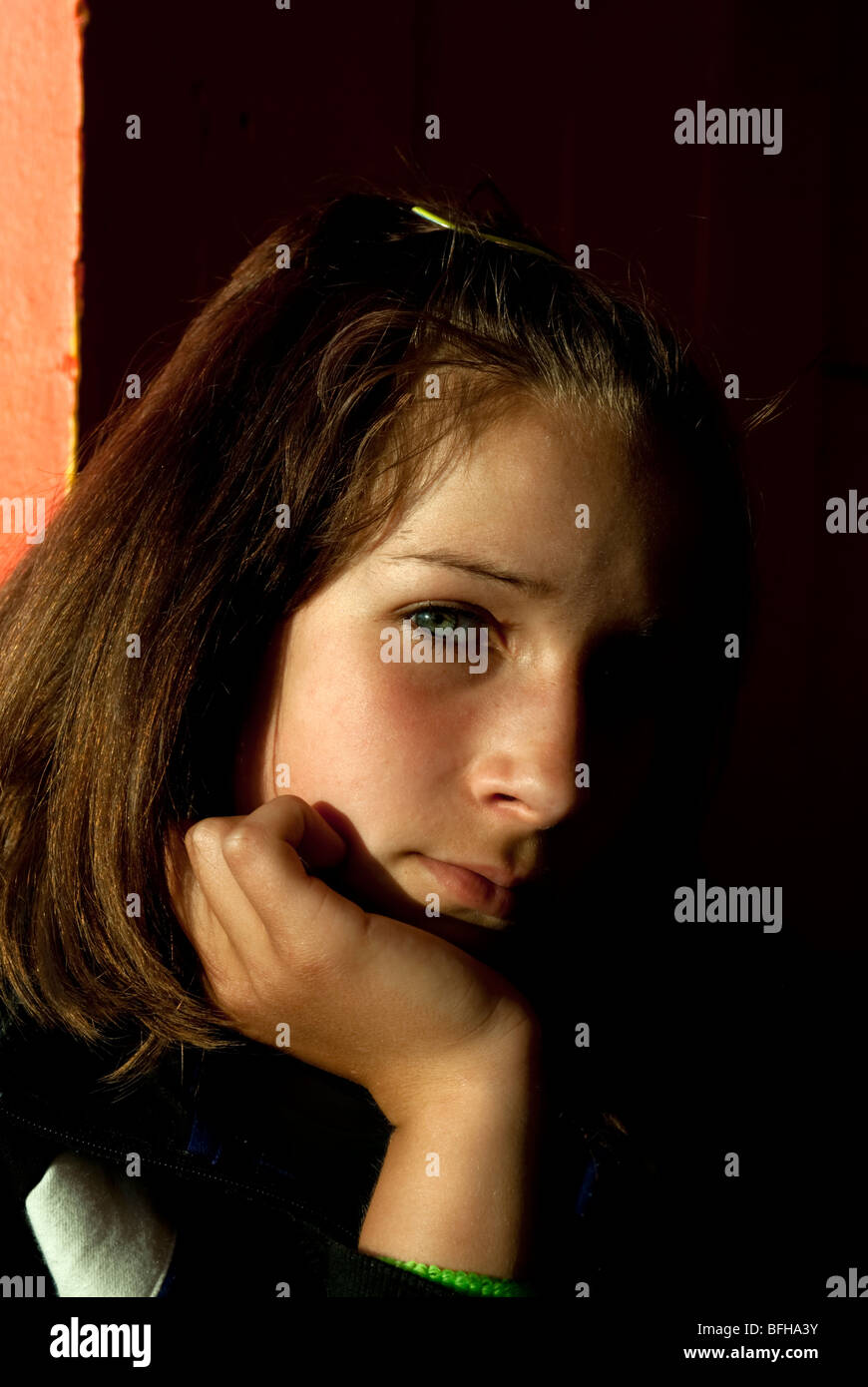 13 year old girl portrait hi-res stock photography and images - Alamy