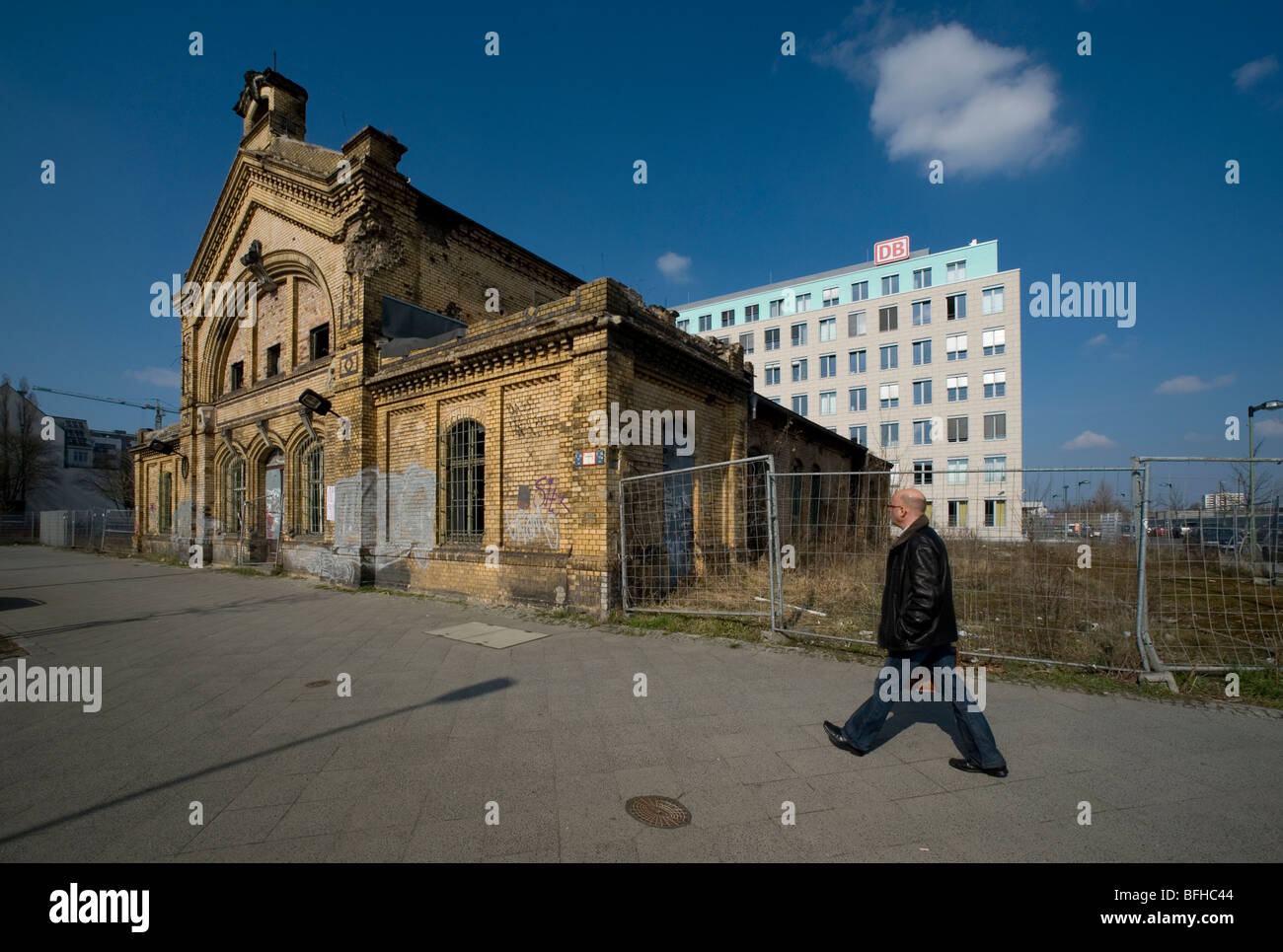 Berlin 2009,Old building, death strip,,1989 DDR Germany Unified positive forward history War Cold War end East West Divide city Stock Photo