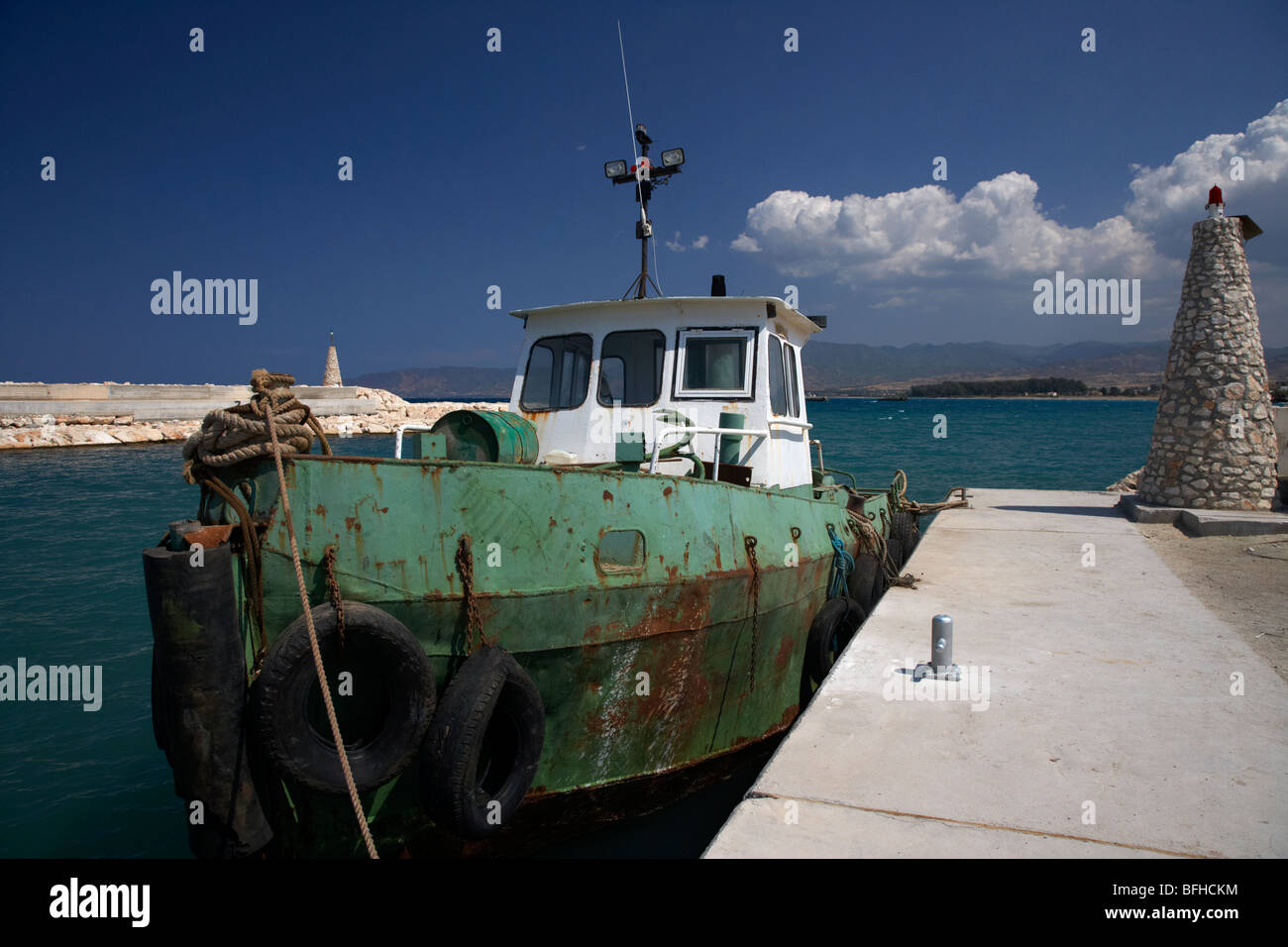 Old tug boat hi-res stock photography and images - Alamy