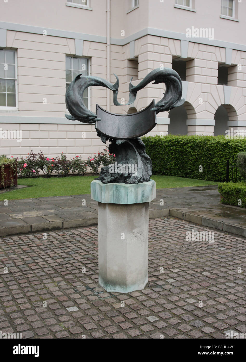 The Dolphin Sun-dial by Edwin Russell, situated in the Titanic Memorial ...