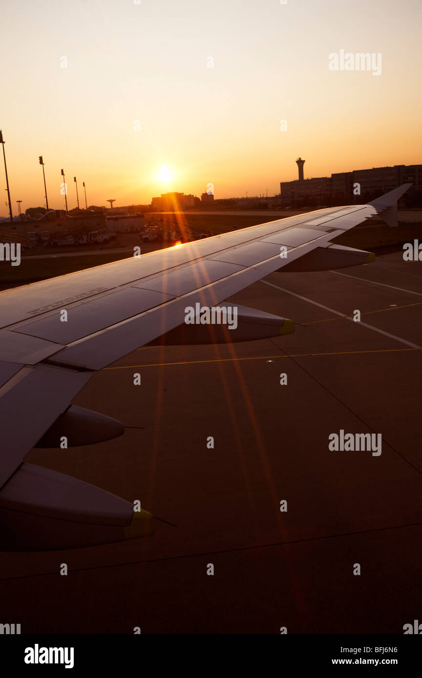 Wing of a aeroplane hi-res stock photography and images - Alamy