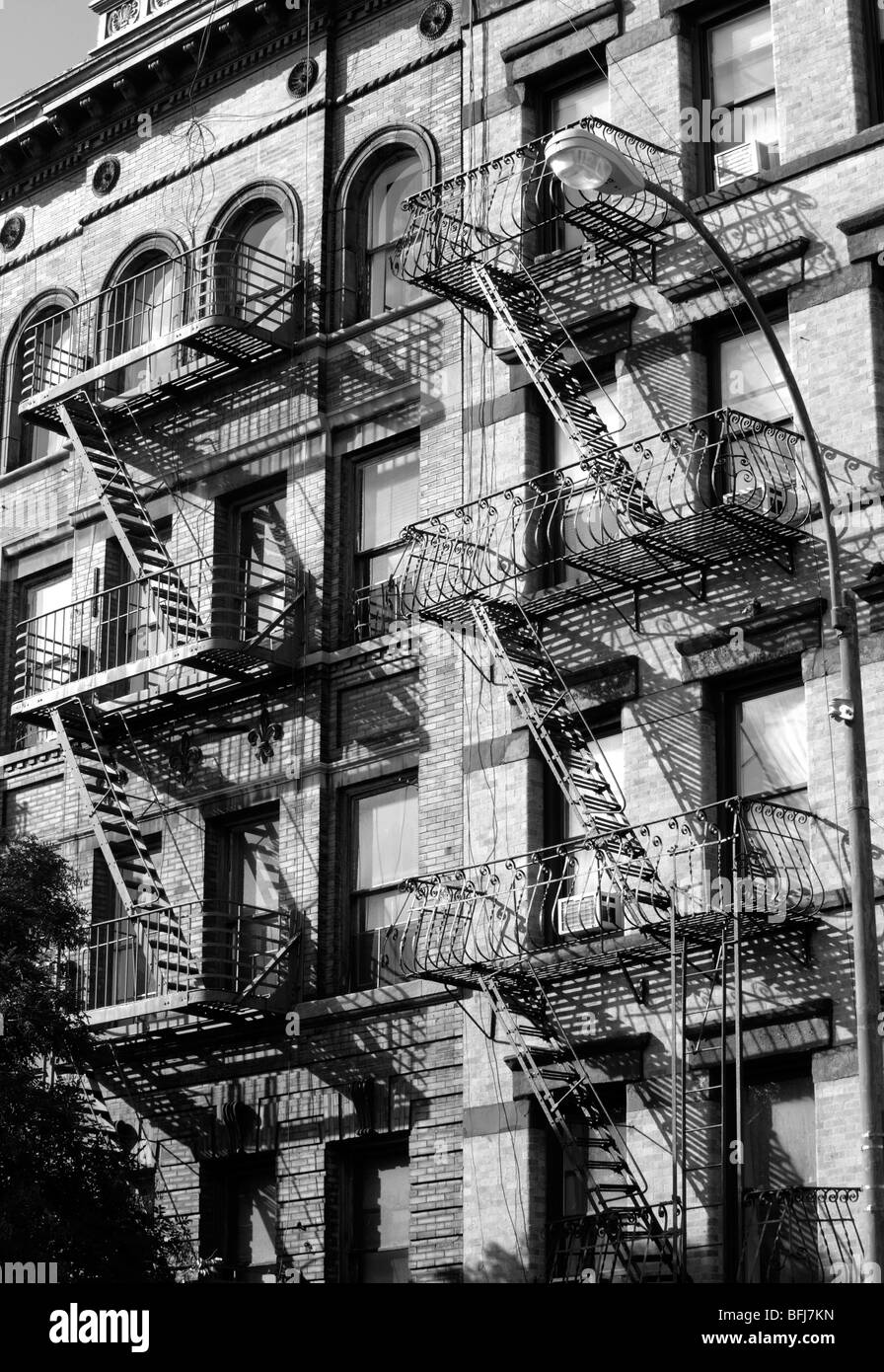 Apartment building in nyc Stock Photo Alamy