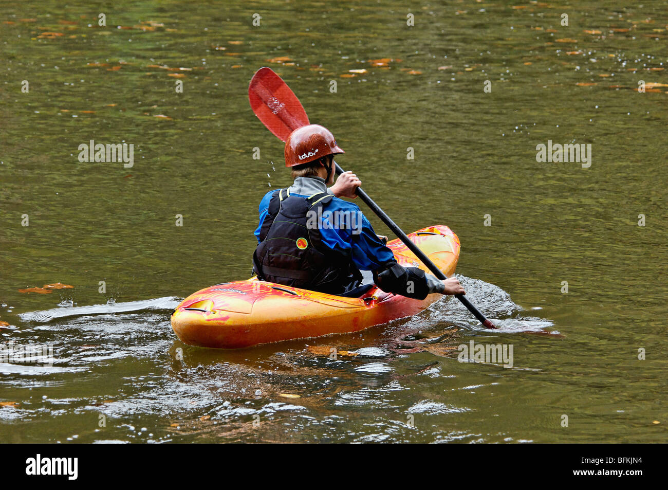 Sit in kayak hires stock photography and images Alamy