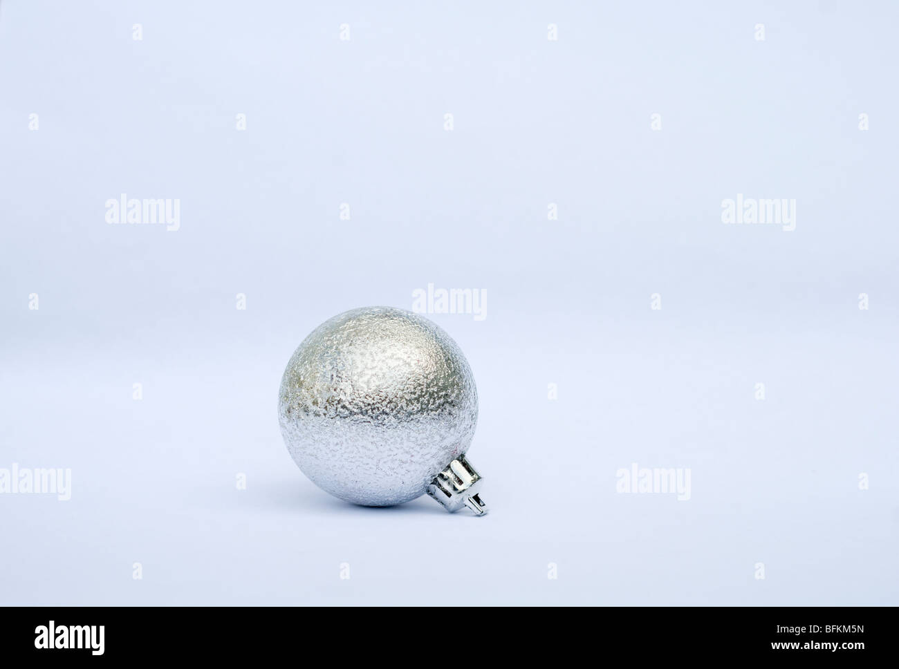 Silver christmas tree hi-res stock photography and images - Alamy
