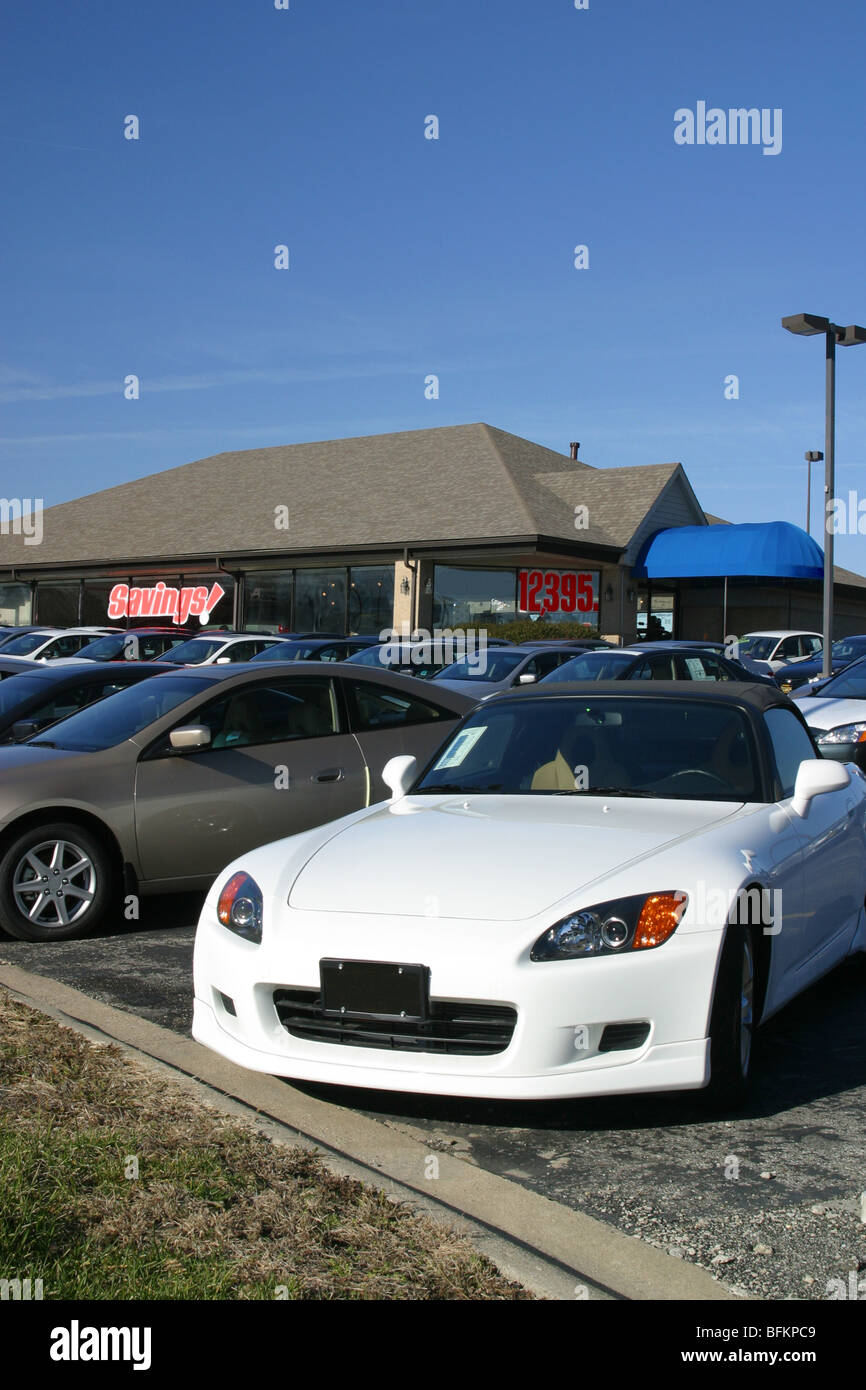 Car sales yard hires stock photography and images Alamy