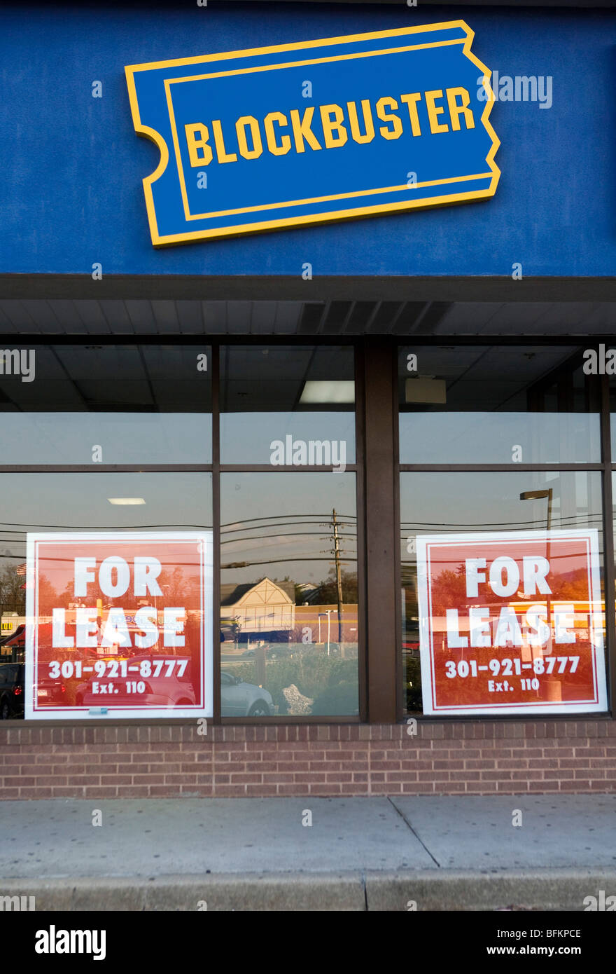 A closed Blockbuster Video location in suburban Maryland Stock Photo ...