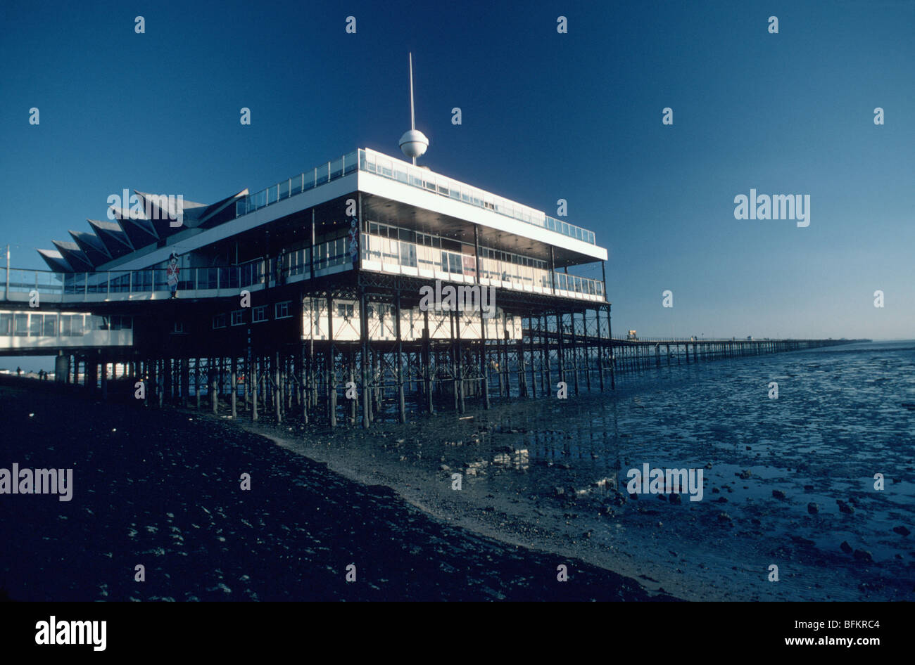Southend pier in 1980 Stock Photo