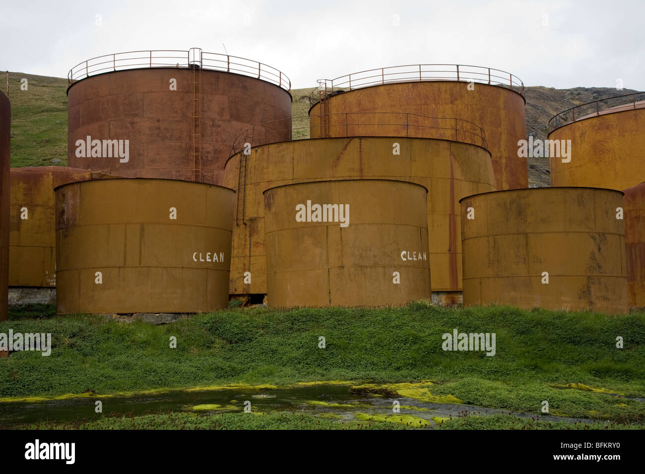 Settlement tanks hires stock photography and images Alamy