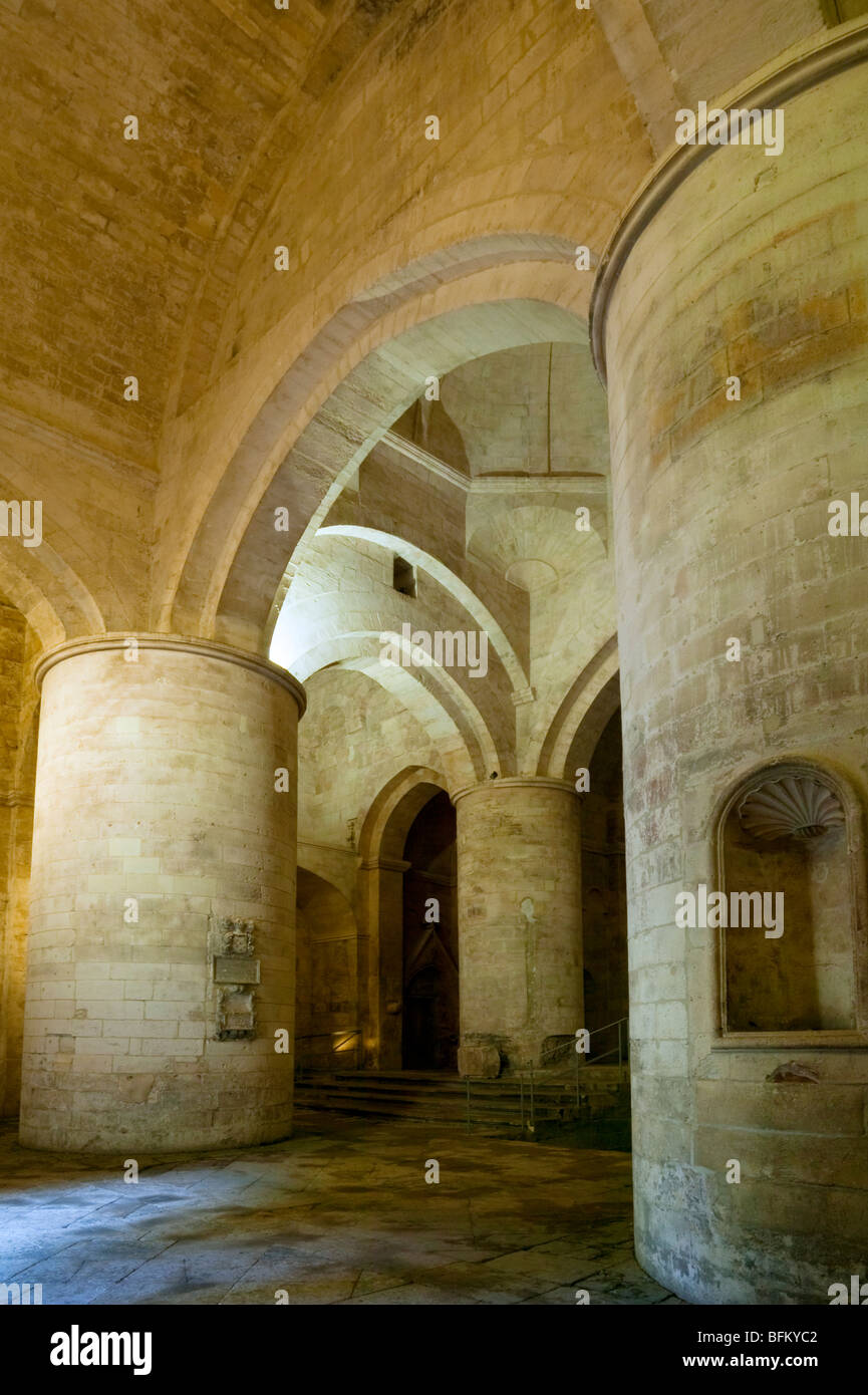 SAINT HONORAT CHURCH, ALYSCAMPS IN ARLES, PROVENCE, FRANCE Stock Photo Alamy